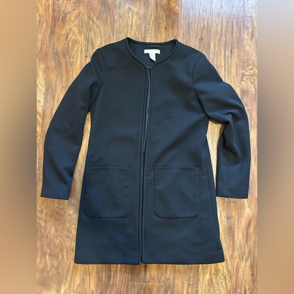 H & M Black Jacket With Textured Fabric Pockets No Closure